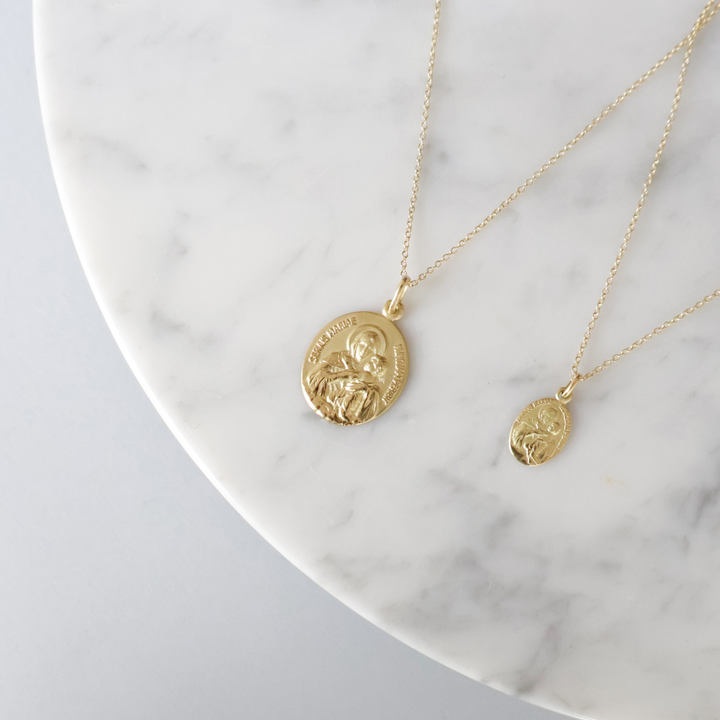 COLLAR VIRGEN SCHOENSTATT ORO 18K