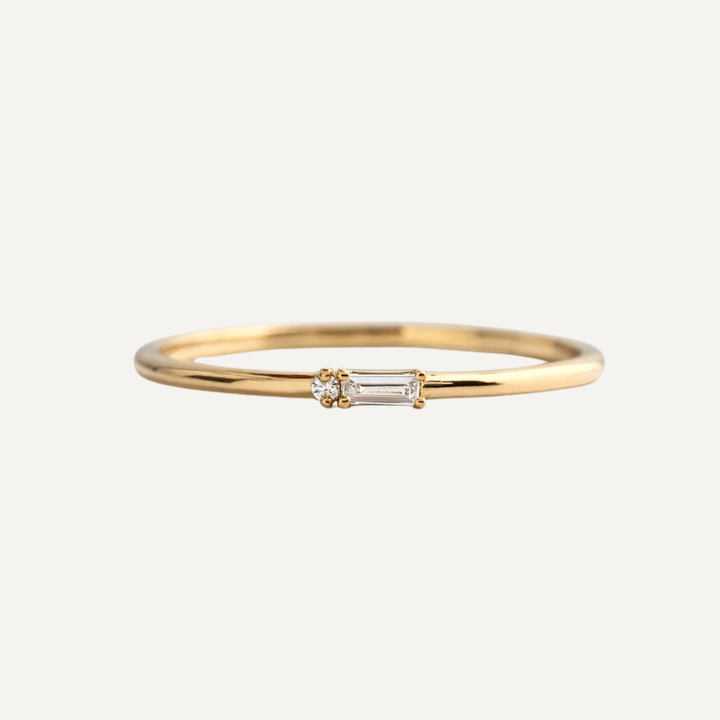 ANILLO DELICATE DIAMANTES ORO