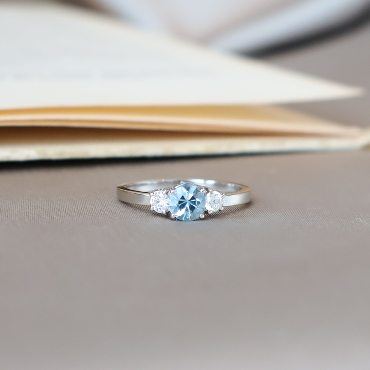 ANILLO COMPROMISO AGUAMARINA Y DIAMANTES