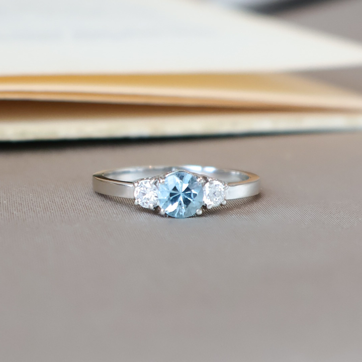 ANILLO COMPROMISO TRICILLO AGUAMARINA Y DIAMANTES