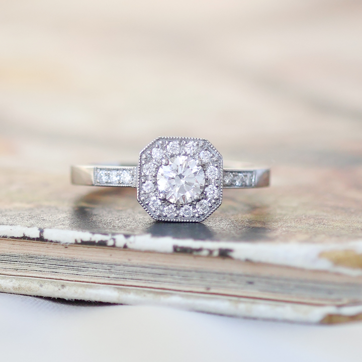 ANILLO COMPROMISO HALO OCTOGONAL