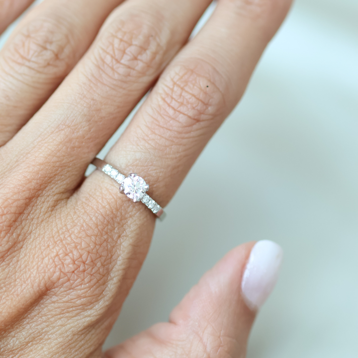 ANILLO COMPROMISO SOLITARIO PAVÉ