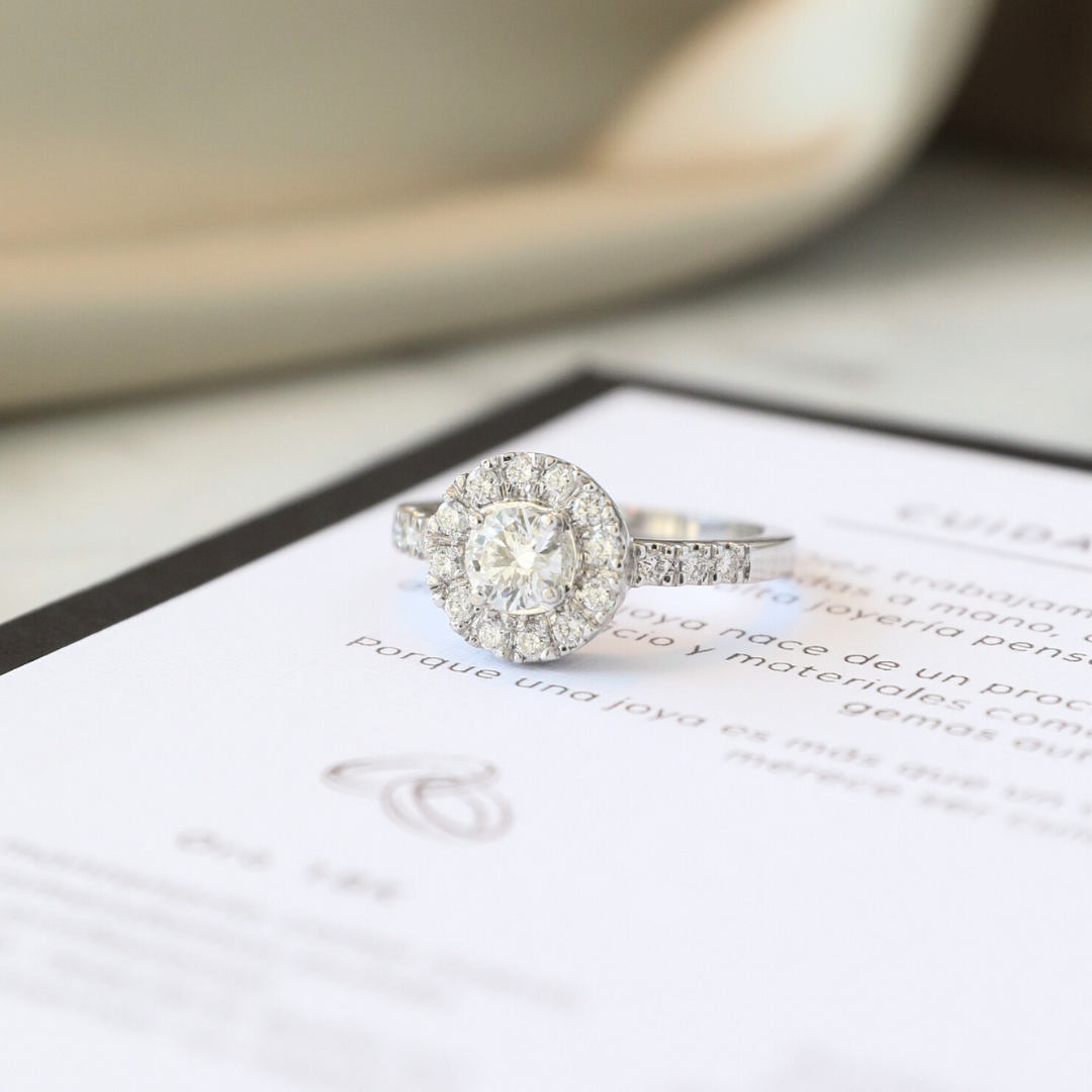 ANILLO COMPROMISO HALO AGUSTINA