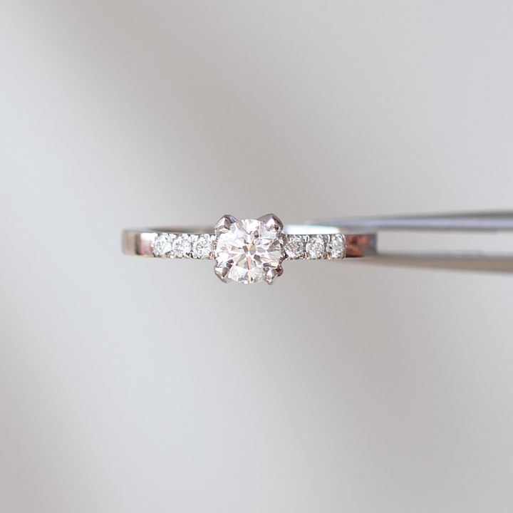 ANILLO COMPROMISO SOLITARIO PAVÉ