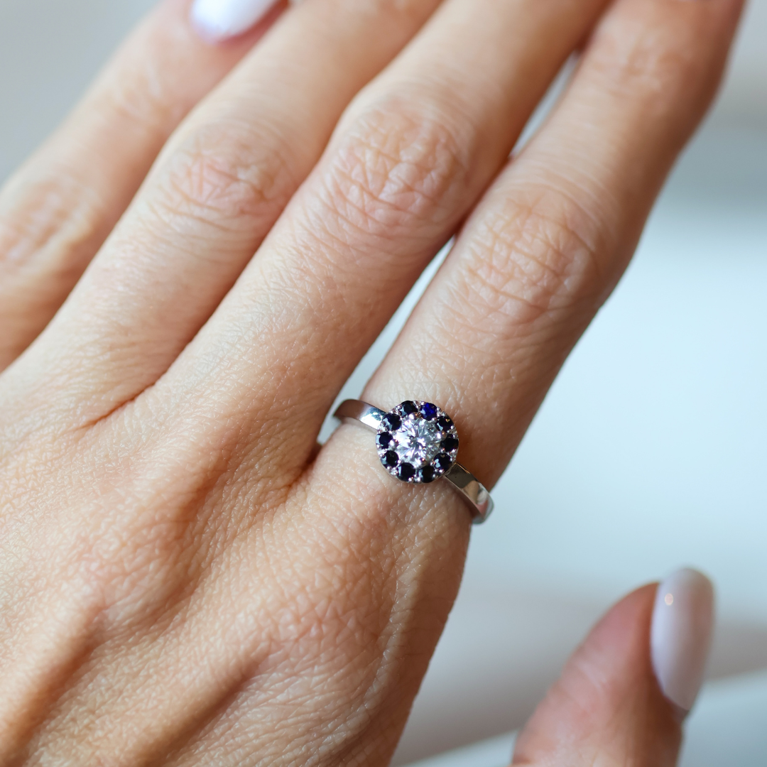ANILLO COMPROMISO ZAFIRO CLEO