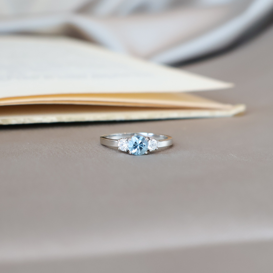 ANILLO COMPROMISO AGUAMARINA Y DIAMANTES