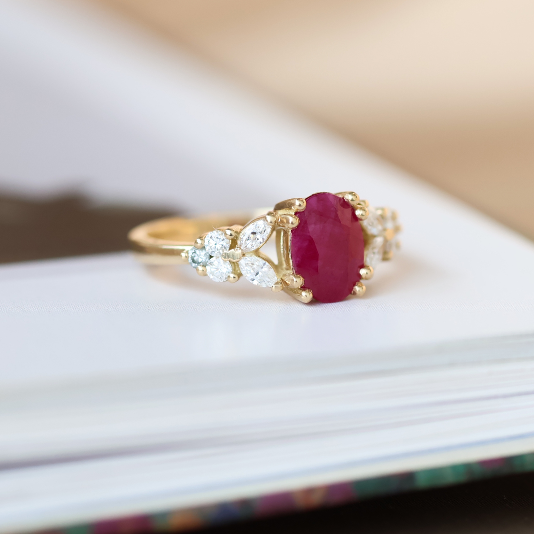 ANILLO COMPROMISO RUBÍ MARQUISE