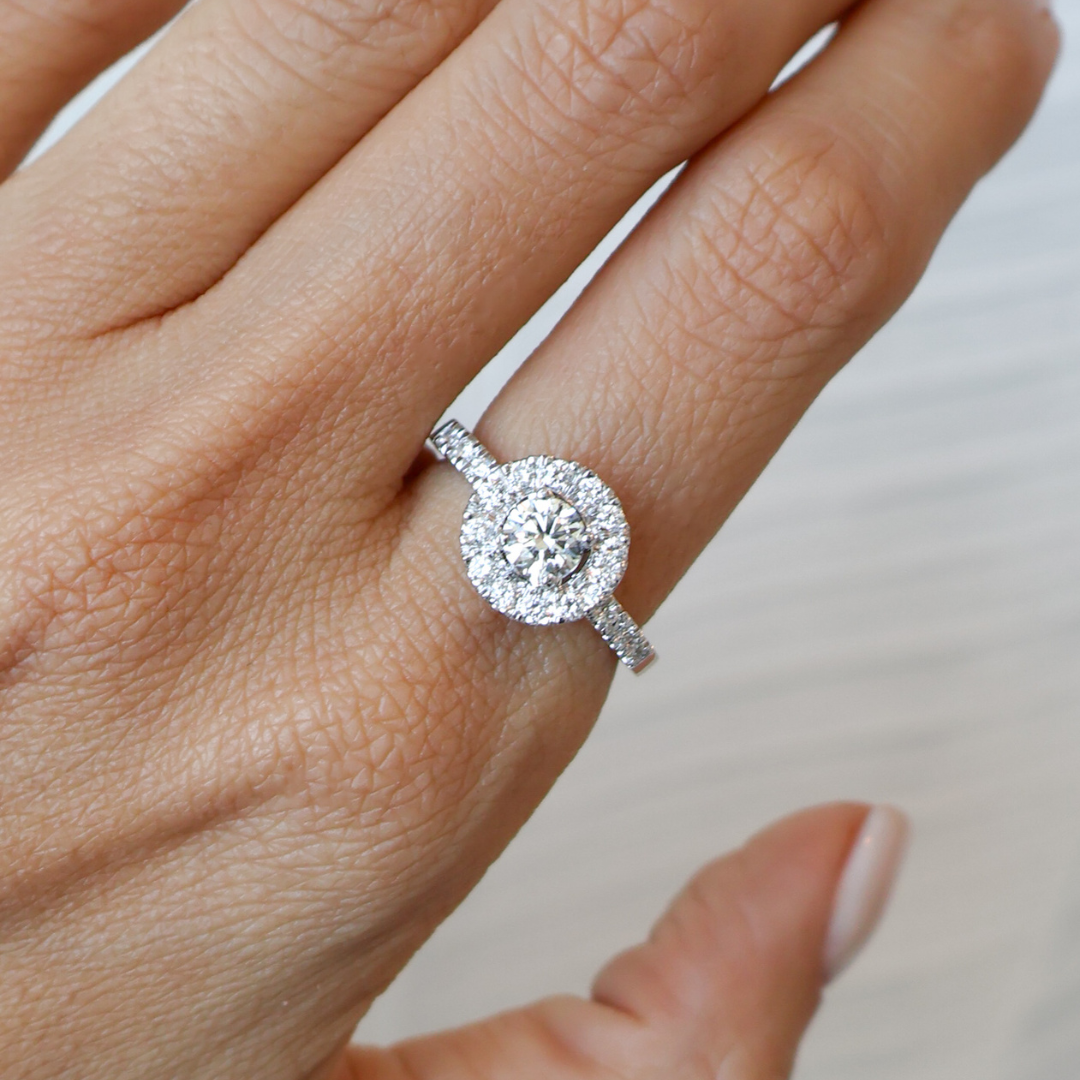 ANILLO COMPROMISO HALO AGUSTINA