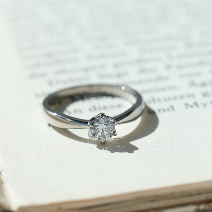 Anillo Compromiso Solitario Olivia