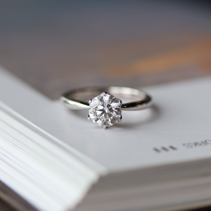 Anillo Compromiso Solitario Olivia