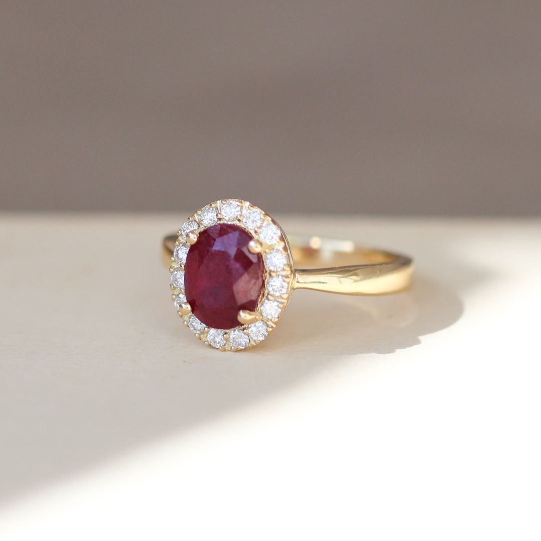 ANILLO COMPROMISO HALO RUBÍ