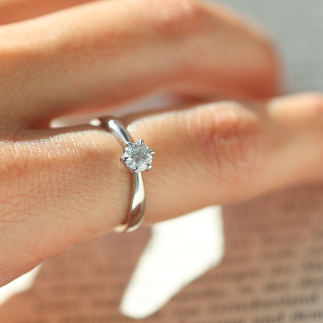 Anillo Compromiso Solitario Olivia