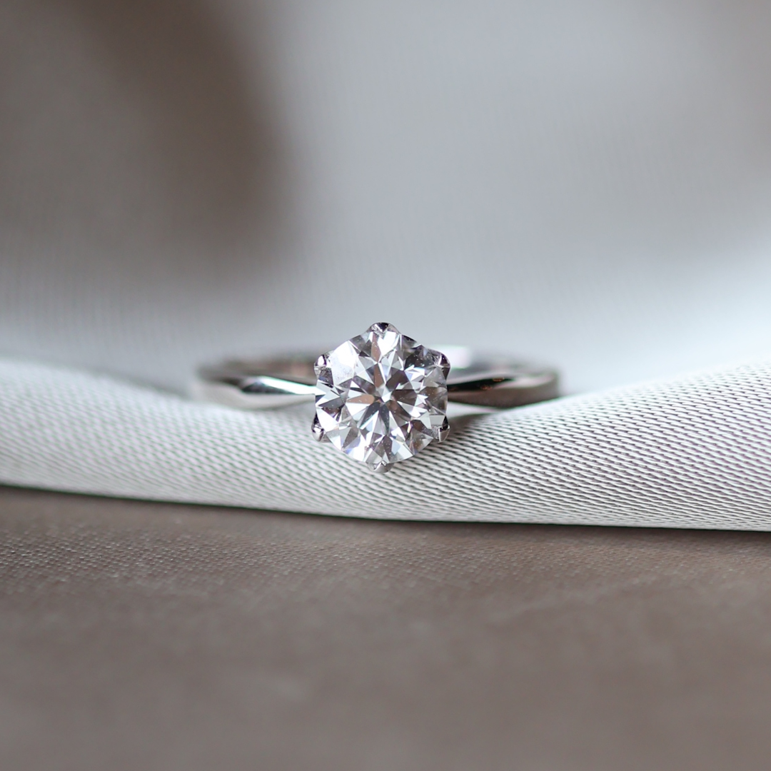 Anillo Compromiso Solitario Olivia
