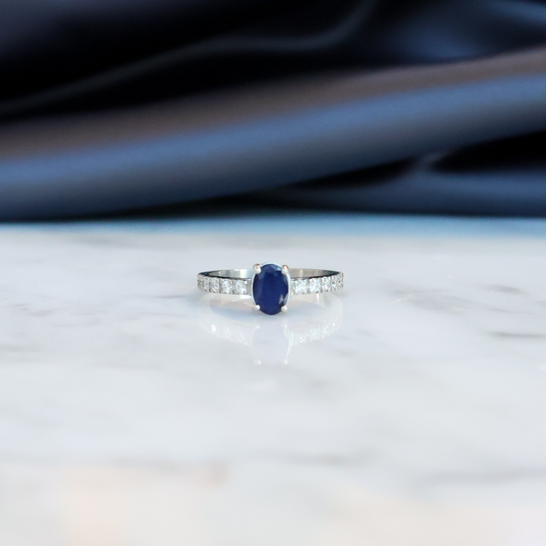 ANILLO COMPROMISO OVAL ZAFIRO
