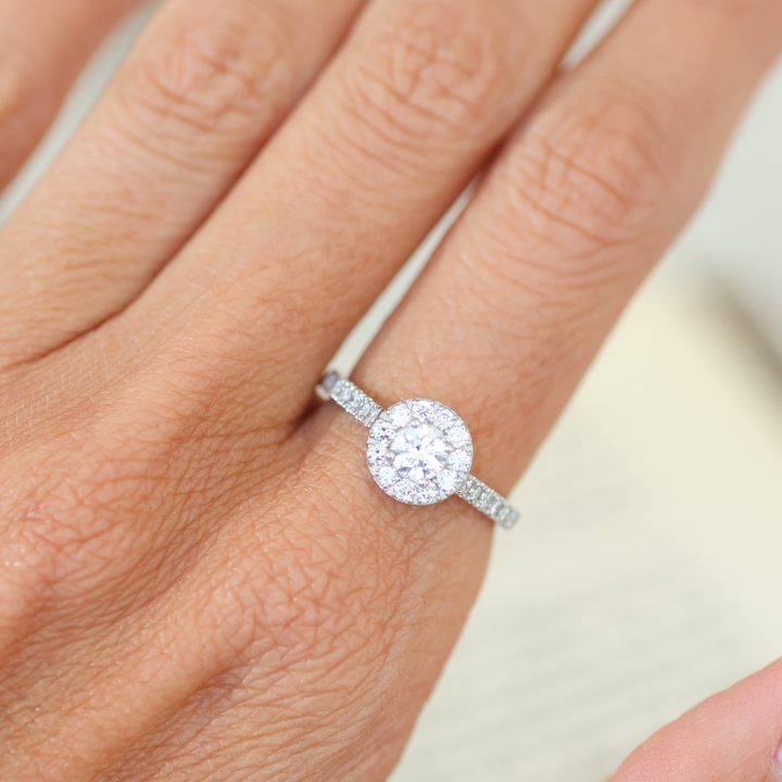 ANILLO COMPROMISO HALO AGUSTINA