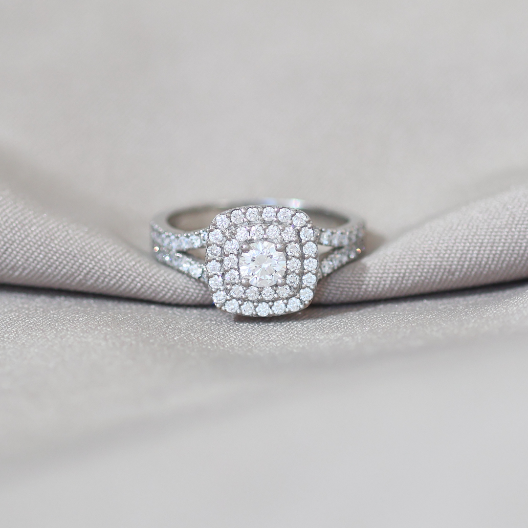 ANILLO COMPROMISO HALO DOBLE JACINTA