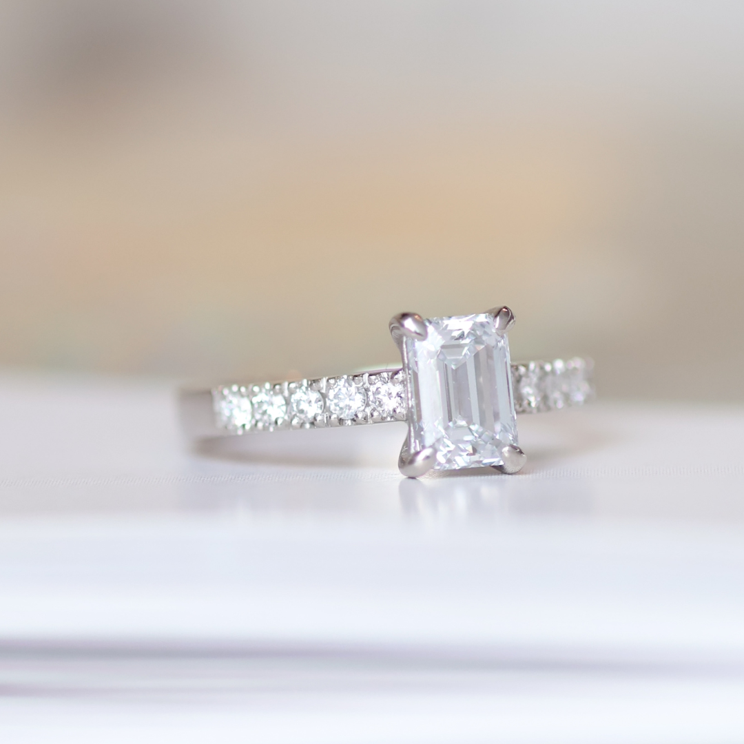 ANILLO COMPROMISO SOLITARIO MARQUISE