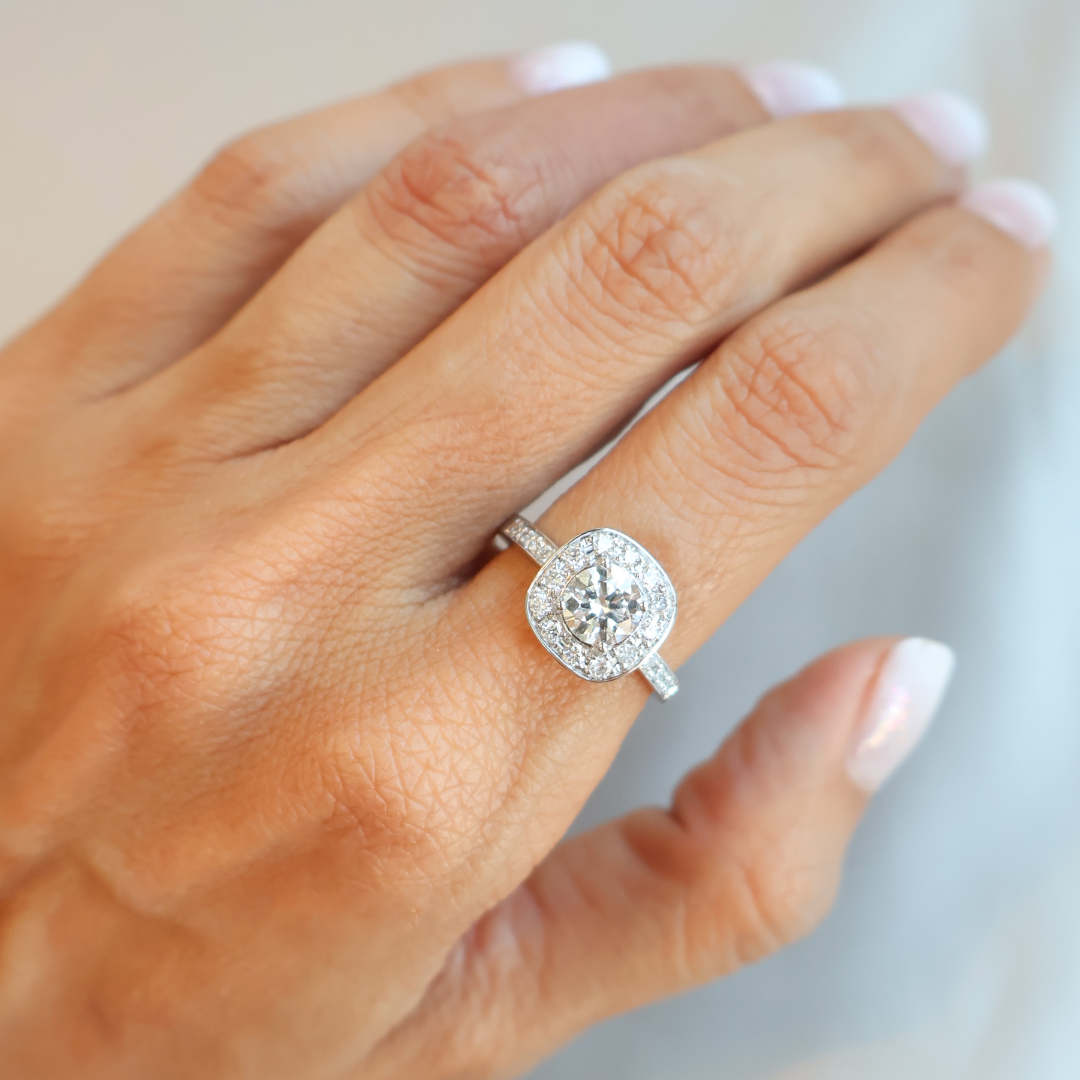 ANILLO COMPROMISO HALO ELISA