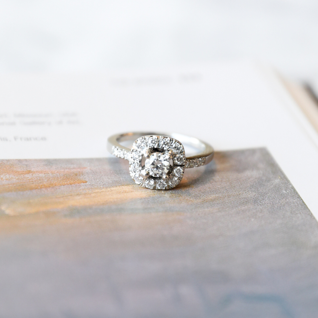 Anillo Compromiso Halo Cuadrado