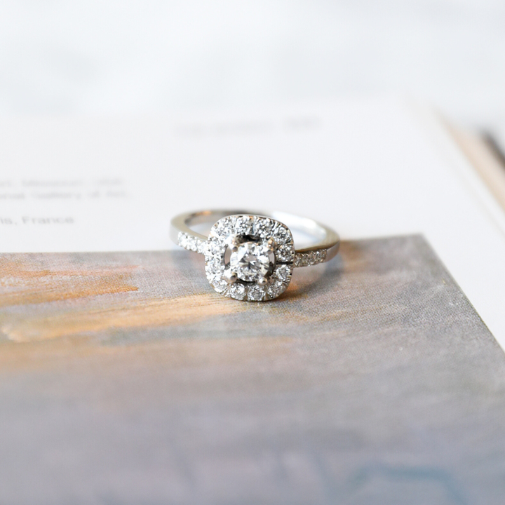 Anillo Compromiso Halo Cuadrado