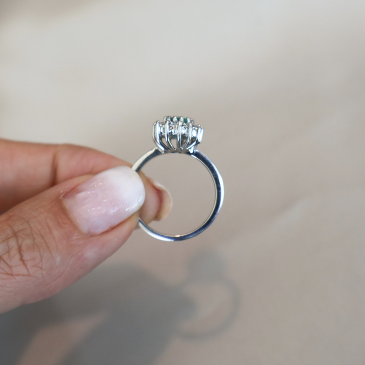 ANILLO COMPROMISO SOLITARIO ESMERALDA