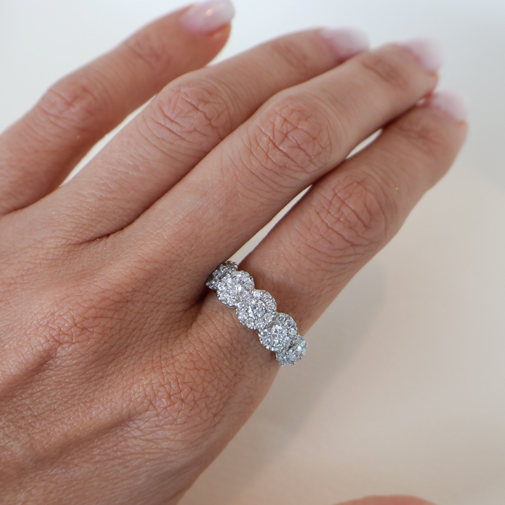 ANILLO DE COMPROMISO 5 HALOS