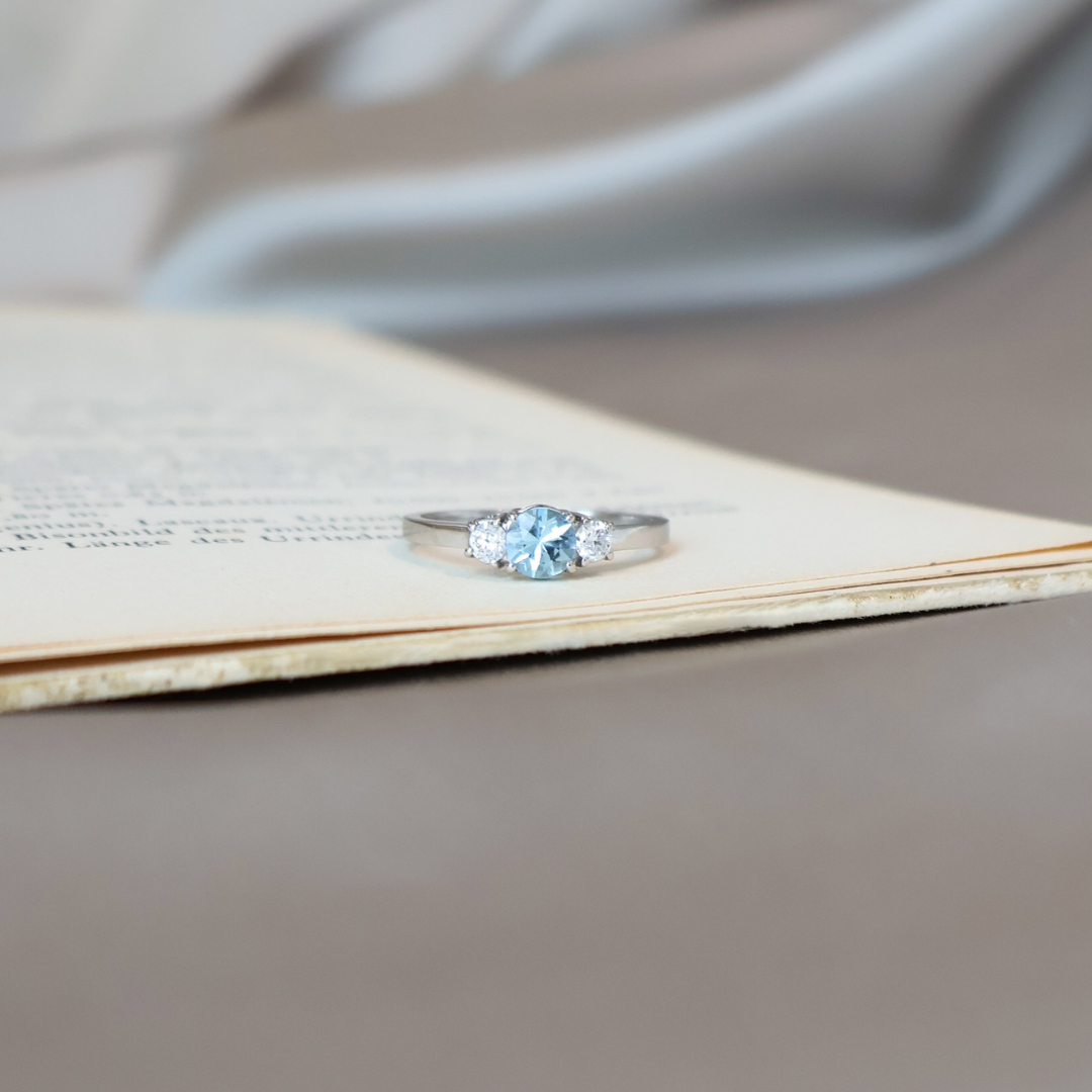 ANILLO COMPROMISO AGUAMARINA Y DIAMANTES