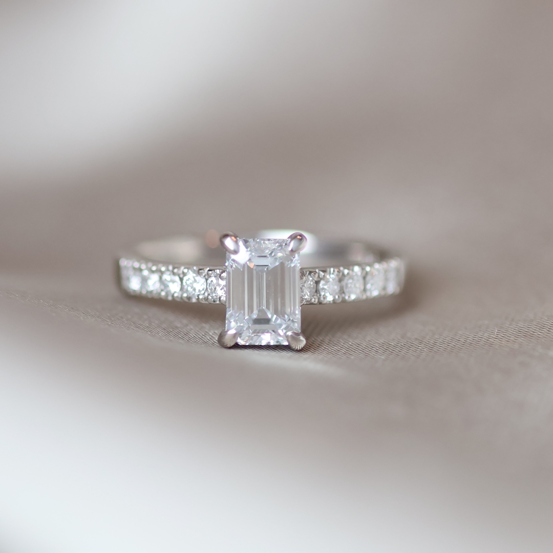 ANILLO COMPROMISO SOLITARIO MARQUISE