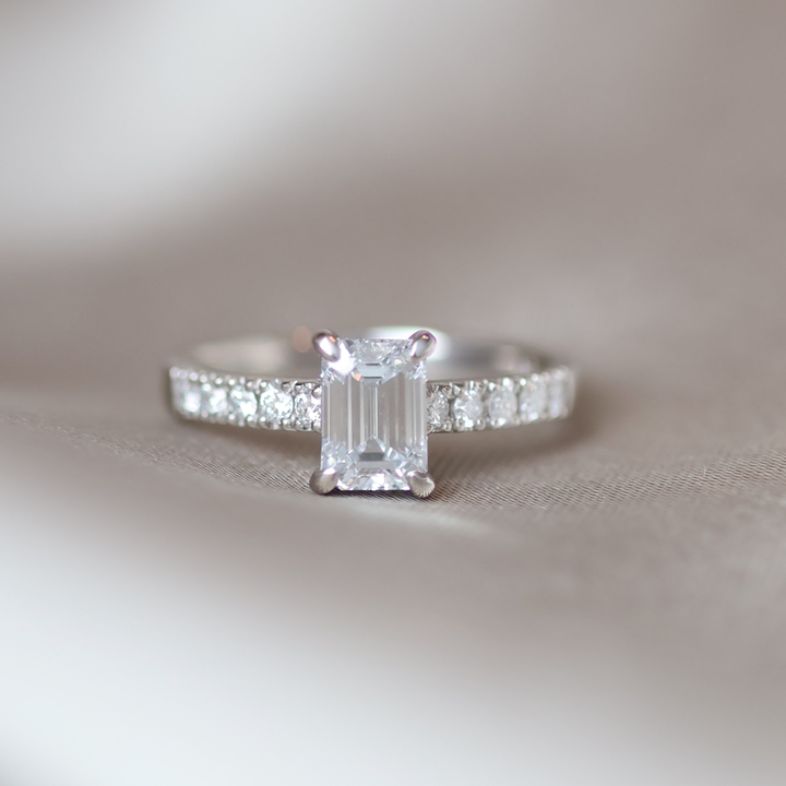 ANILLO COMPROMISO SOLITARIO MARQUISE
