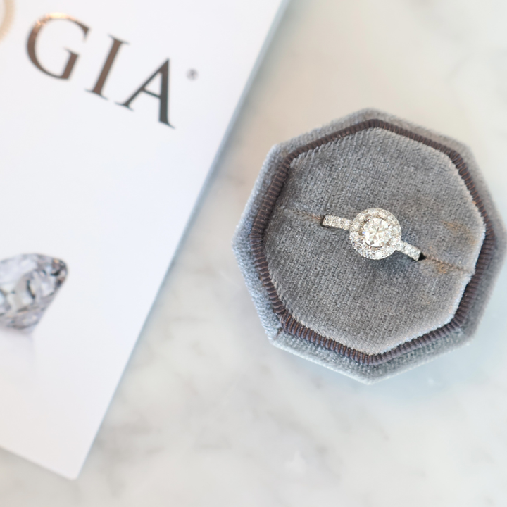 ANILLO COMPROMISO HALO AGUSTINA