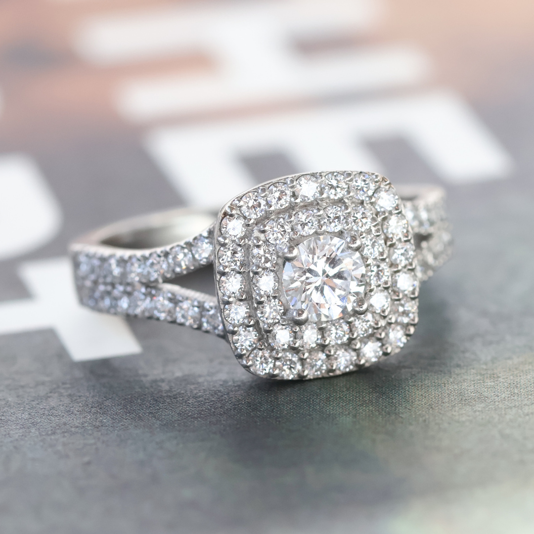 ANILLO COMPROMISO HALO DOBLE JACINTA