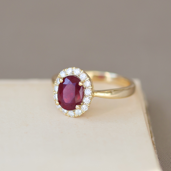 ANILLO COMPROMISO HALO RUBÍ