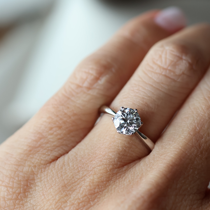 Anillo Compromiso Solitario Olivia