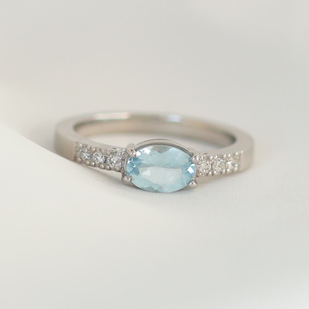 ANILLO COMPROMISO OVAL AGUAMARINA