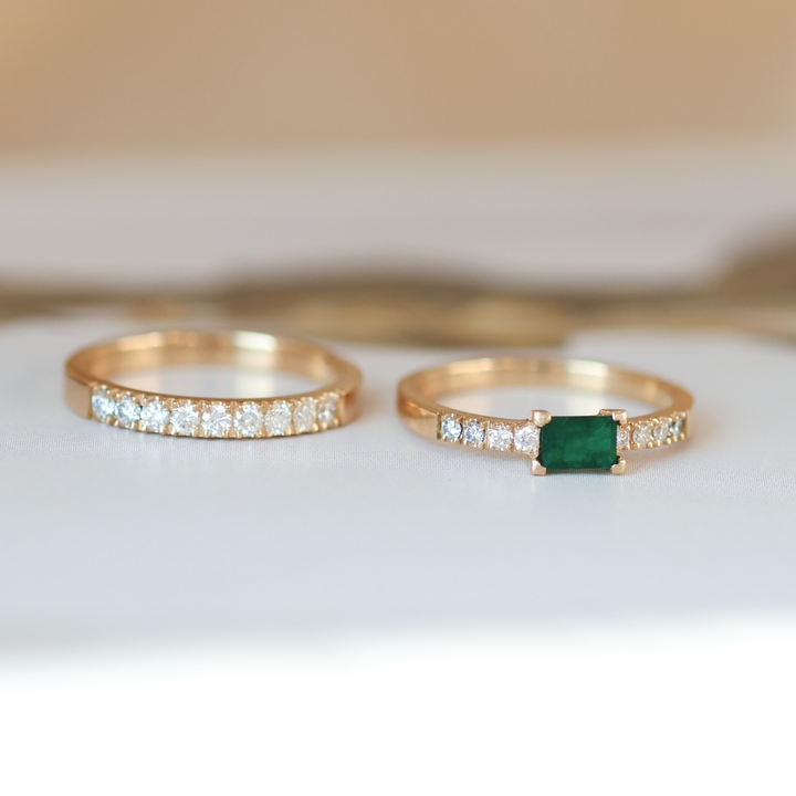 ANILLO COMPROMISO SOLITARIO CORTE ESMERALDA