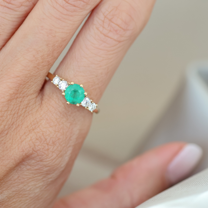 ANILLO COMPROMISO QUINTILLO ESMERALDA