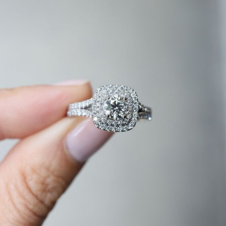 ANILLO COMPROMISO HALO DOBLE JACINTA