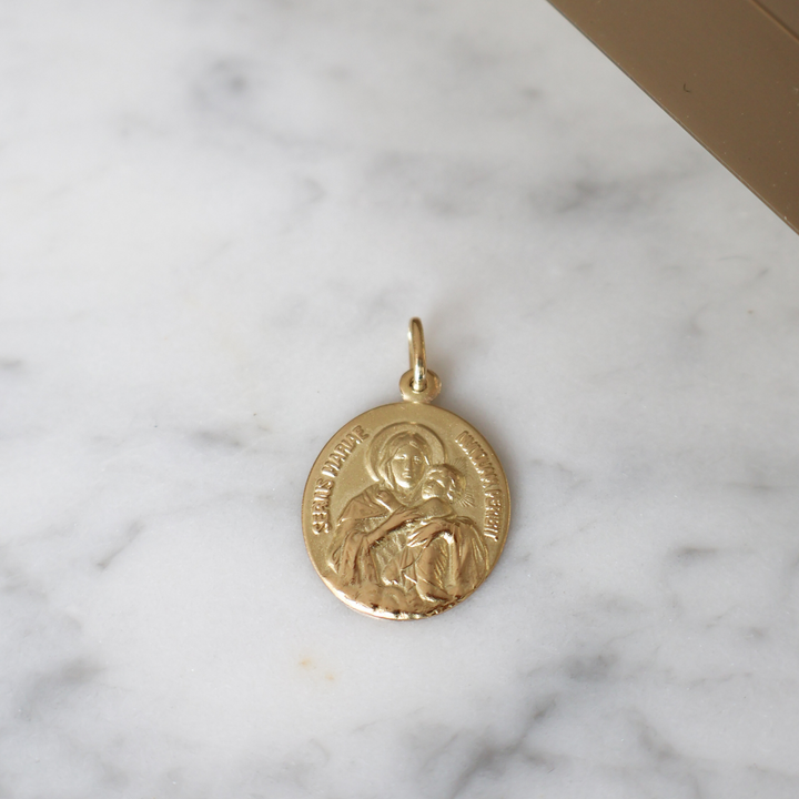 COLLAR VIRGEN SCHOENSTATT ORO 18K