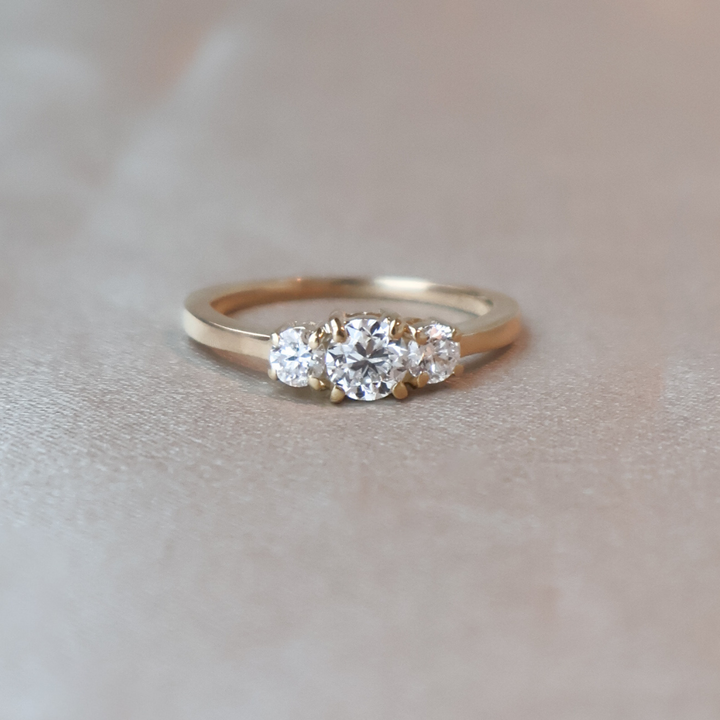 ANILLO COMPROMISO TRICILLO MILA
