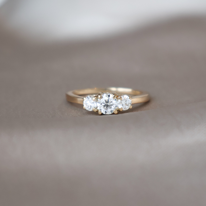 ANILLO COMPROMISO TRICILLO MILA