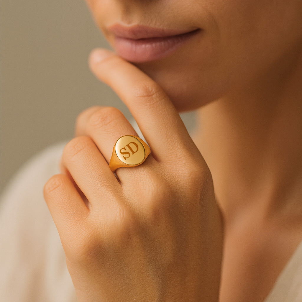 ANILLO SELLO GRABADO ORO 18K